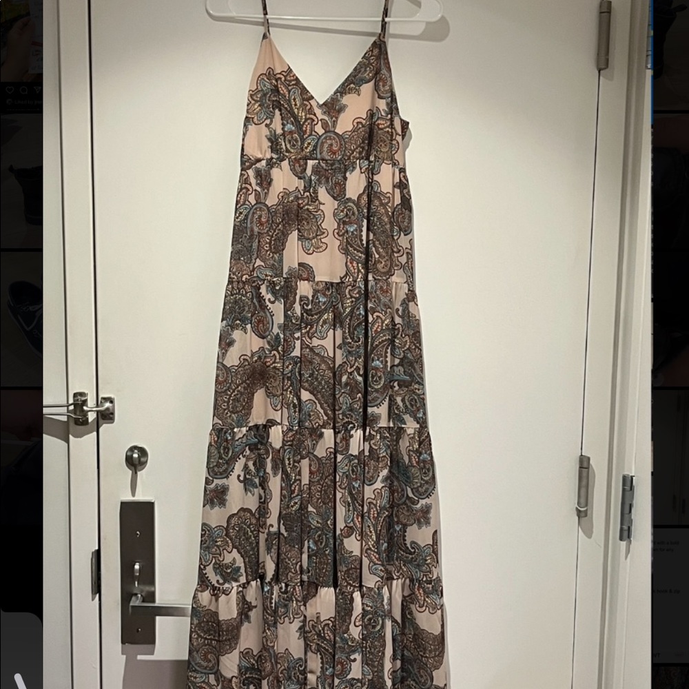 Express Tiered Paisley Maxi Dress NWT GORGEOUS! Size small
